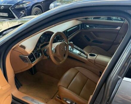 Серый Порше Панамера, объемом двигателя 3 л и пробегом 180 тыс. км за 22000 $, фото 5 на Automoto.ua