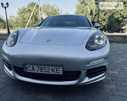 Серый Порше Панамера, объемом двигателя 3 л и пробегом 128 тыс. км за 29000 $, фото 3 на Automoto.ua
