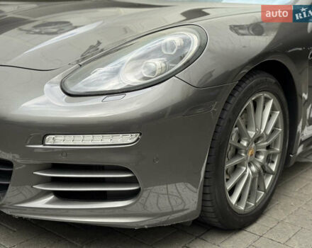 Серый Порше Панамера, объемом двигателя 3 л и пробегом 153 тыс. км за 26500 $, фото 2 на Automoto.ua