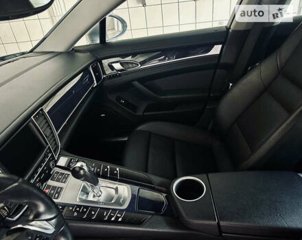 Серый Порше Панамера, объемом двигателя 3 л и пробегом 128 тыс. км за 29000 $, фото 15 на Automoto.ua