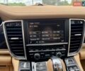 Сірий Порше Panamera, об'ємом двигуна 3 л та пробігом 98 тис. км за 18900 $, фото 11 на Automoto.ua