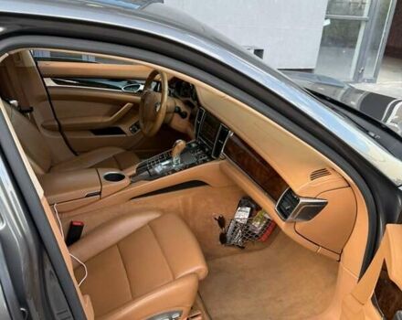 Серый Порше Панамера, объемом двигателя 3 л и пробегом 180 тыс. км за 22000 $, фото 7 на Automoto.ua