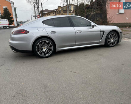 Сірий Порше Panamera, об'ємом двигуна 3 л та пробігом 88 тис. км за 33000 $, фото 4 на Automoto.ua