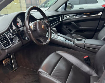 Сірий Порше Panamera, об'ємом двигуна 3 л та пробігом 88 тис. км за 33000 $, фото 13 на Automoto.ua