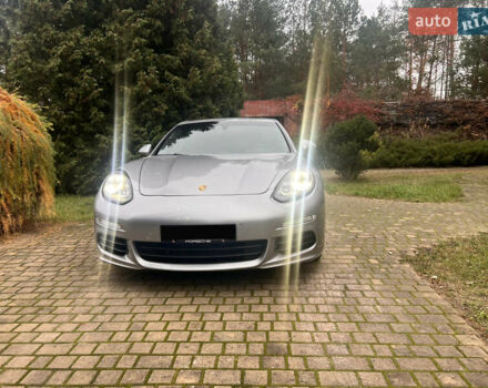 Серый Порше Панамера, объемом двигателя 3 л и пробегом 93 тыс. км за 27000 $, фото 3 на Automoto.ua