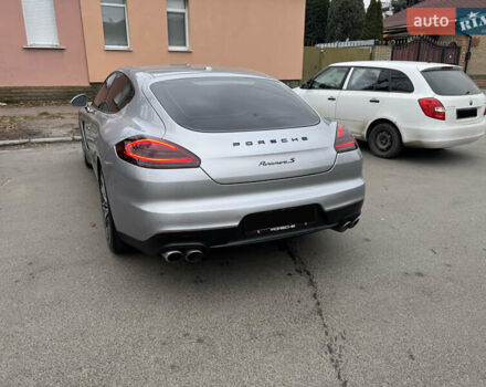 Сірий Порше Panamera, об'ємом двигуна 3 л та пробігом 88 тис. км за 33000 $, фото 5 на Automoto.ua