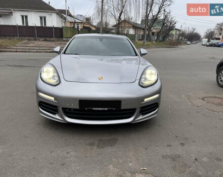 Сірий Порше Panamera, об'ємом двигуна 3 л та пробігом 88 тис. км за 33000 $, фото 1 на Automoto.ua