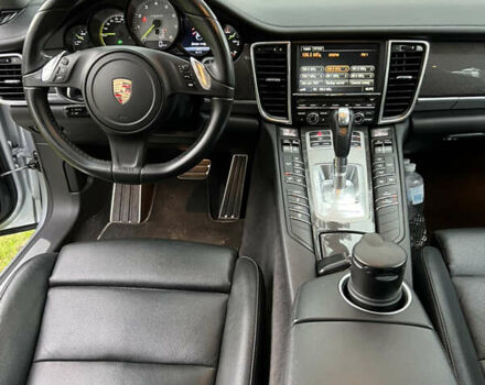 Сірий Порше Panamera, об'ємом двигуна 3 л та пробігом 195 тис. км за 39500 $, фото 7 на Automoto.ua