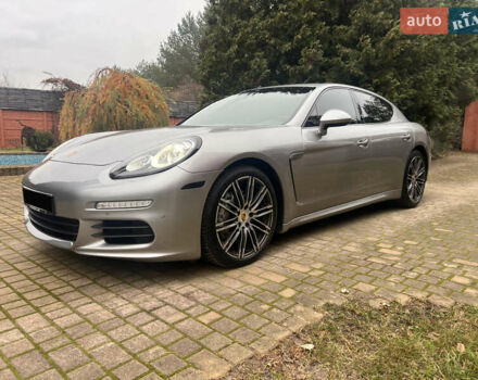 Серый Порше Панамера, объемом двигателя 3 л и пробегом 93 тыс. км за 27000 $, фото 2 на Automoto.ua