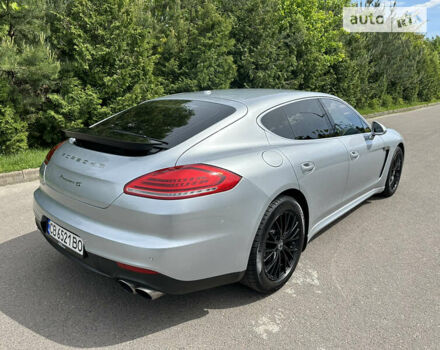 Сірий Порше Panamera, об'ємом двигуна 3 л та пробігом 106 тис. км за 40000 $, фото 4 на Automoto.ua