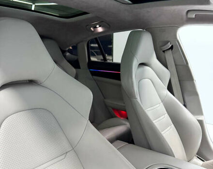 Сірий Порше Panamera, об'ємом двигуна 4 л та пробігом 70 тис. км за 69000 $, фото 20 на Automoto.ua