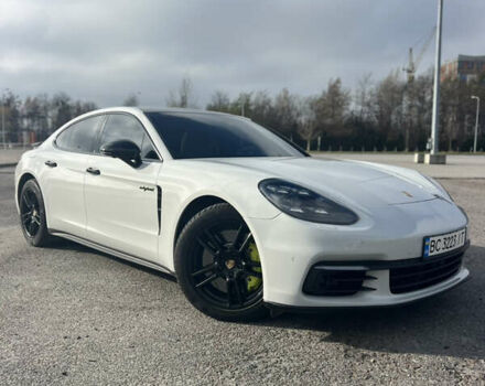 Серый Порше Панамера, объемом двигателя 2.89 л и пробегом 114 тыс. км за 49850 $, фото 1 на Automoto.ua