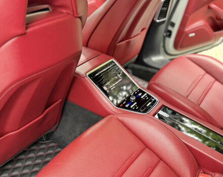 Серый Порше Панамера, объемом двигателя 2.9 л и пробегом 72 тыс. км за 68000 $, фото 27 на Automoto.ua