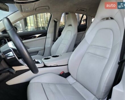 Серый Порше Панамера, объемом двигателя 2.89 л и пробегом 135 тыс. км за 47000 $, фото 5 на Automoto.ua