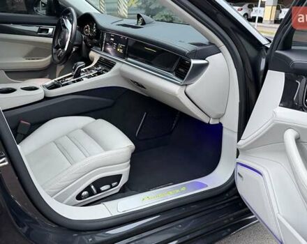 Серый Порше Панамера, объемом двигателя 2.89 л и пробегом 67 тыс. км за 65000 $, фото 7 на Automoto.ua