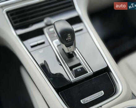 Сірий Порше Panamera, об'ємом двигуна 3 л та пробігом 72 тис. км за 55000 $, фото 14 на Automoto.ua