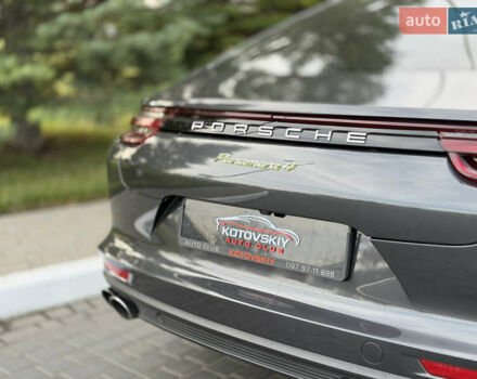Сірий Порше Panamera, об'ємом двигуна 3 л та пробігом 72 тис. км за 55000 $, фото 29 на Automoto.ua