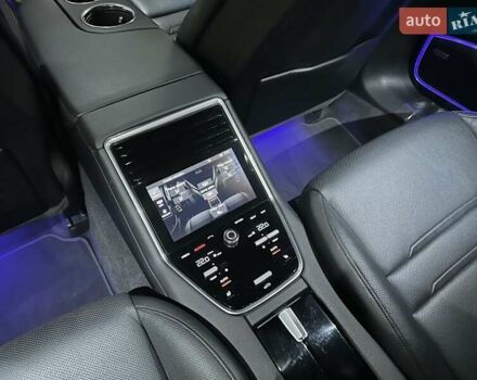 Сірий Порше Panamera, об'ємом двигуна 3 л та пробігом 30 тис. км за 59000 $, фото 35 на Automoto.ua