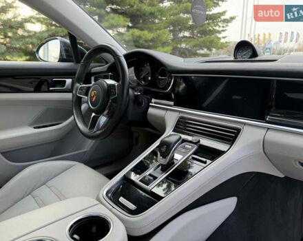 Сірий Порше Panamera, об'ємом двигуна 3 л та пробігом 72 тис. км за 55000 $, фото 19 на Automoto.ua