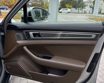 Сірий Порше Panamera, об'ємом двигуна 2.89 л та пробігом 65 тис. км за 79900 $, фото 29 на Automoto.ua