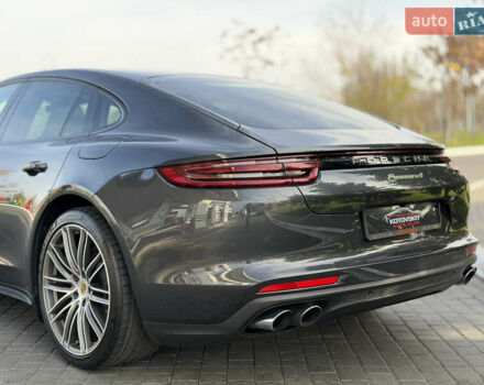 Сірий Порше Panamera, об'ємом двигуна 3 л та пробігом 72 тис. км за 55000 $, фото 5 на Automoto.ua