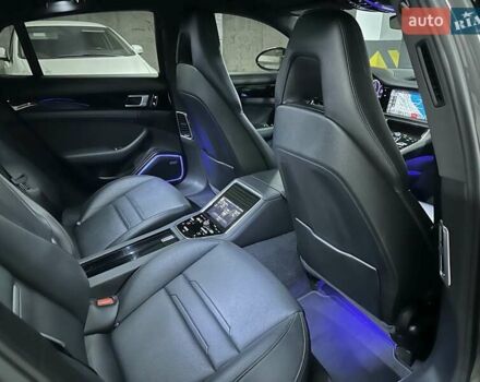 Сірий Порше Panamera, об'ємом двигуна 3 л та пробігом 30 тис. км за 59000 $, фото 37 на Automoto.ua