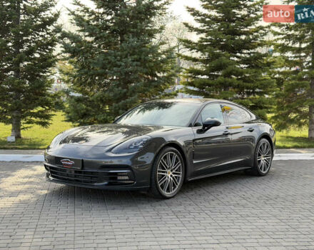 Сірий Порше Panamera, об'ємом двигуна 3 л та пробігом 72 тис. км за 55000 $, фото 3 на Automoto.ua