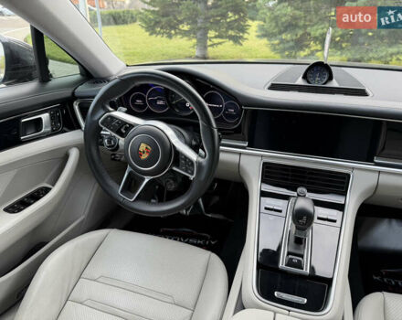 Сірий Порше Panamera, об'ємом двигуна 3 л та пробігом 72 тис. км за 55000 $, фото 11 на Automoto.ua
