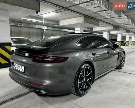 Сірий Порше Panamera, об'ємом двигуна 3 л та пробігом 30 тис. км за 59000 $, фото 16 на Automoto.ua