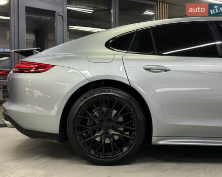 Сірий Порше Panamera, об'ємом двигуна 3 л та пробігом 62 тис. км за 54500 $, фото 16 на Automoto.ua