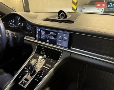 Серый Порше Панамера, объемом двигателя 2.89 л и пробегом 44 тыс. км за 80057 $, фото 48 на Automoto.ua