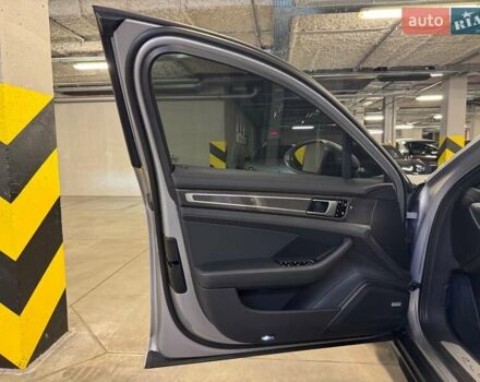 Серый Порше Панамера, объемом двигателя 2.89 л и пробегом 44 тыс. км за 80057 $, фото 32 на Automoto.ua