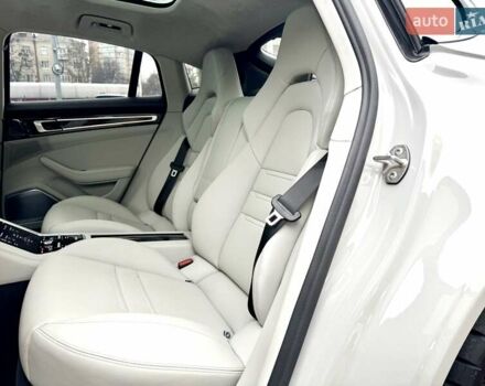 Серый Порше Панамера, объемом двигателя 4 л и пробегом 9 тыс. км за 154999 $, фото 32 на Automoto.ua