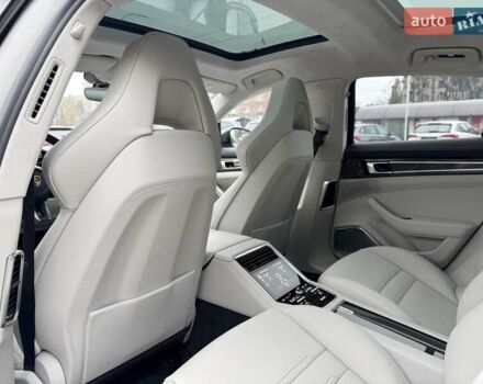 Серый Порше Панамера, объемом двигателя 4 л и пробегом 9 тыс. км за 154999 $, фото 37 на Automoto.ua