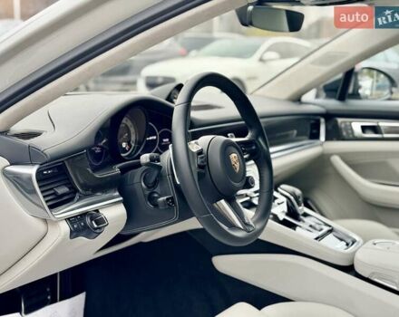 Серый Порше Панамера, объемом двигателя 4 л и пробегом 9 тыс. км за 154999 $, фото 22 на Automoto.ua