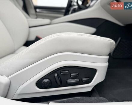 Серый Порше Панамера, объемом двигателя 4 л и пробегом 9 тыс. км за 154999 $, фото 42 на Automoto.ua