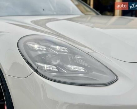 Серый Порше Панамера, объемом двигателя 4 л и пробегом 9 тыс. км за 154999 $, фото 4 на Automoto.ua