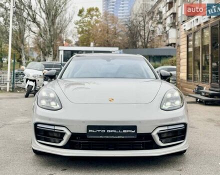 Серый Порше Панамера, объемом двигателя 4 л и пробегом 9 тыс. км за 154999 $, фото 2 на Automoto.ua