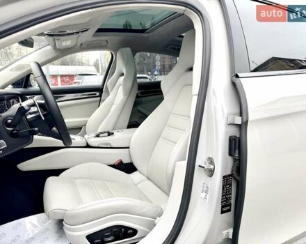 Серый Порше Панамера, объемом двигателя 4 л и пробегом 9 тыс. км за 154999 $, фото 20 на Automoto.ua