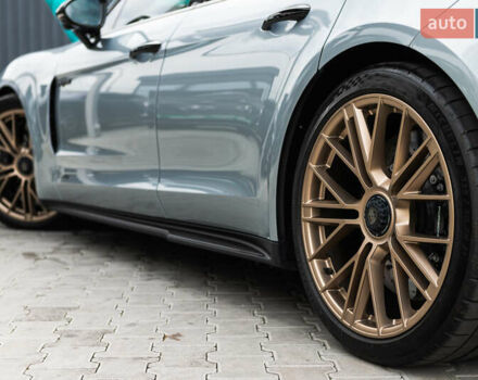 Серый Порше Панамера, объемом двигателя 4 л и пробегом 4 тыс. км за 325000 $, фото 12 на Automoto.ua