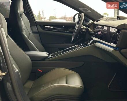 Серый Порше Панамера, объемом двигателя 4 л и пробегом 21 тыс. км за 295000 $, фото 22 на Automoto.ua