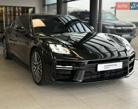 Серый Порше Панамера, объемом двигателя 4 л и пробегом 21 тыс. км за 295000 $, фото 2 на Automoto.ua