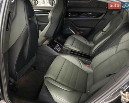 Серый Порше Панамера, объемом двигателя 4 л и пробегом 21 тыс. км за 295000 $, фото 18 на Automoto.ua