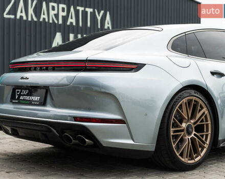 Серый Порше Панамера, объемом двигателя 4 л и пробегом 4 тыс. км за 325000 $, фото 20 на Automoto.ua