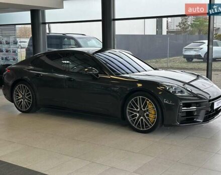 Серый Порше Панамера, объемом двигателя 4 л и пробегом 21 тыс. км за 295000 $, фото 1 на Automoto.ua