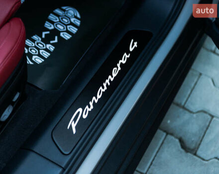 Сірий Порше Panamera, об'ємом двигуна 2.89 л та пробігом 1 тис. км за 179999 $, фото 33 на Automoto.ua