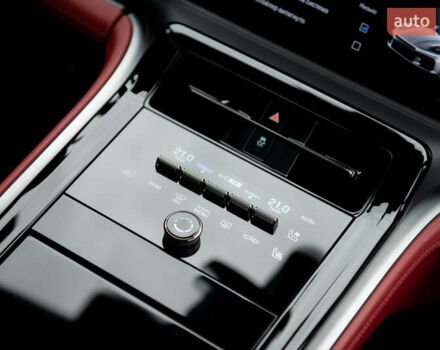 Серый Порше Панамера, объемом двигателя 4 л и пробегом 4 тыс. км за 325000 $, фото 33 на Automoto.ua