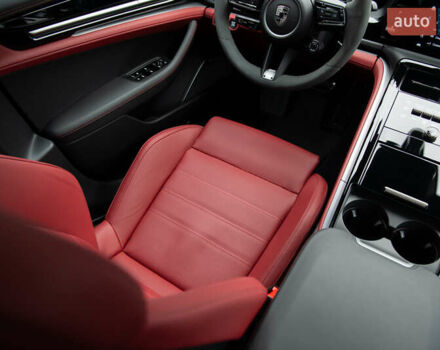 Серый Порше Панамера, объемом двигателя 4 л и пробегом 4 тыс. км за 325000 $, фото 51 на Automoto.ua