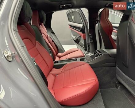 Сірий Порше Panamera, об'ємом двигуна 4 л та пробігом 1 тис. км за 235900 $, фото 48 на Automoto.ua