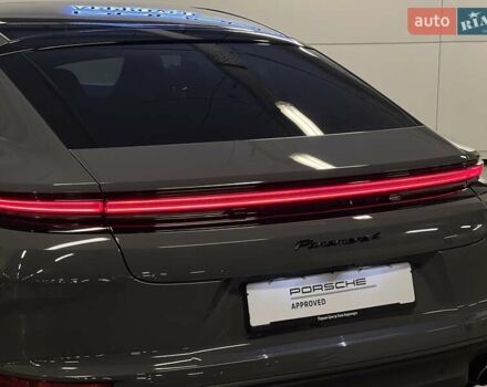 Сірий Порше Panamera, об'ємом двигуна 2.89 л та пробігом 7 тис. км за 177366 $, фото 14 на Automoto.ua